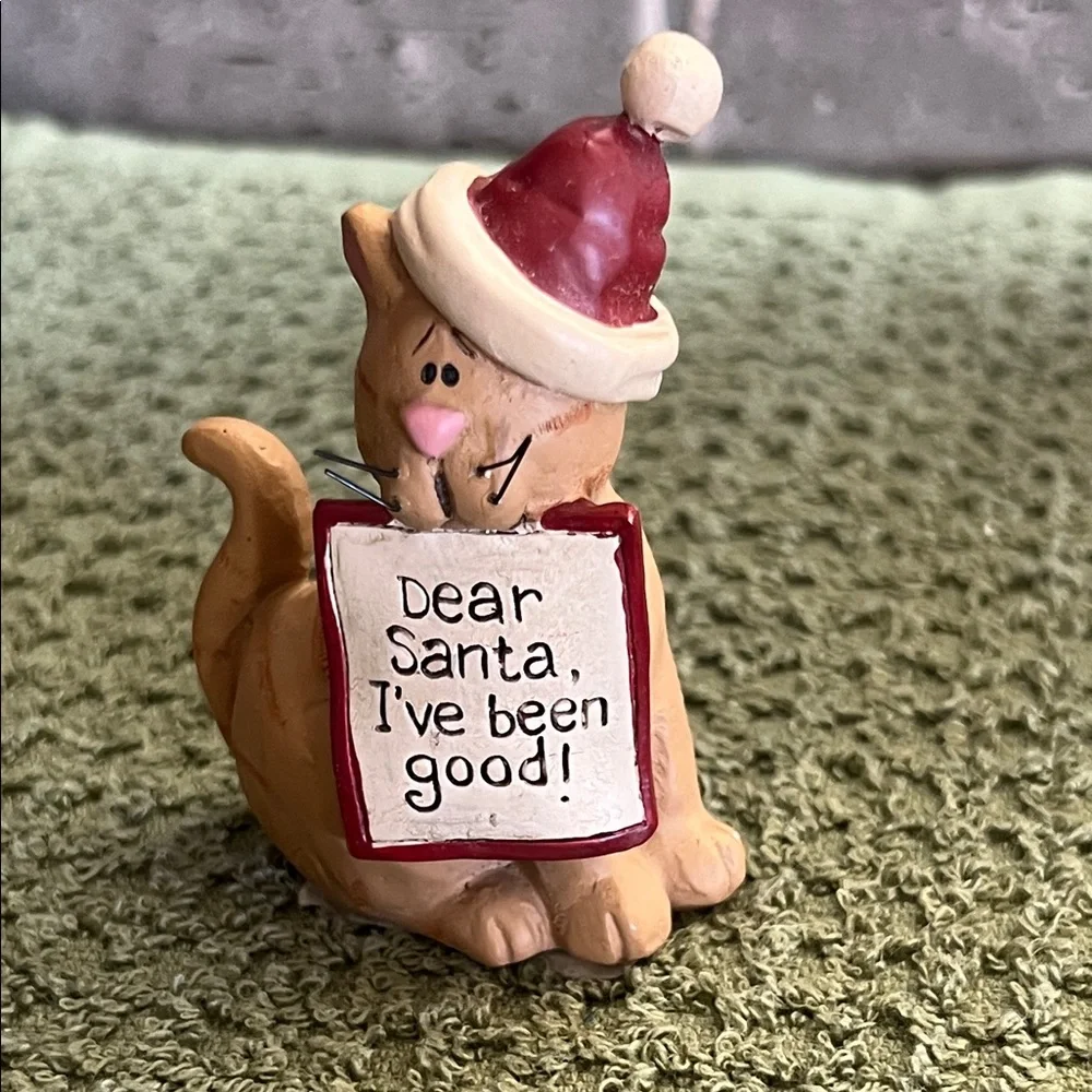 Blossom Bucket 2013 Cat Figurine with Santa Hat